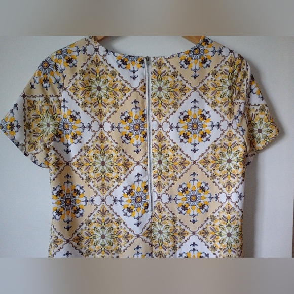 Lulus Floral Yellow & White Mini Dress Size XS - Picture 7 of 13